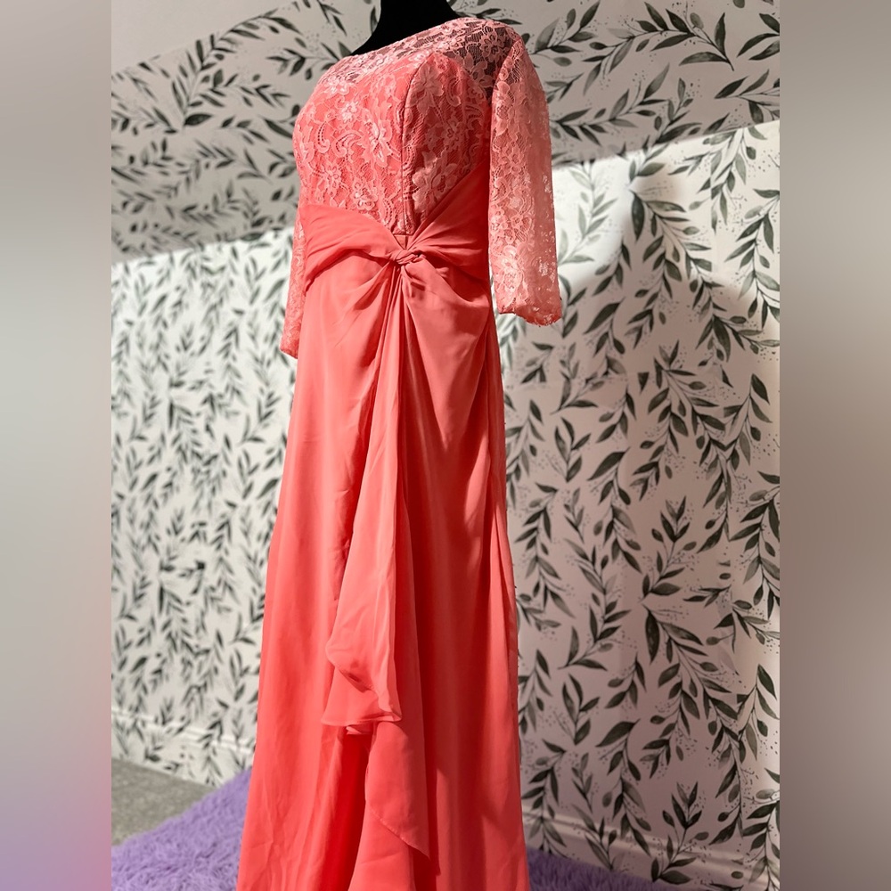 Elegant Coral Lace Long Sleeve Gown size 14 New - Picture 5 of 10